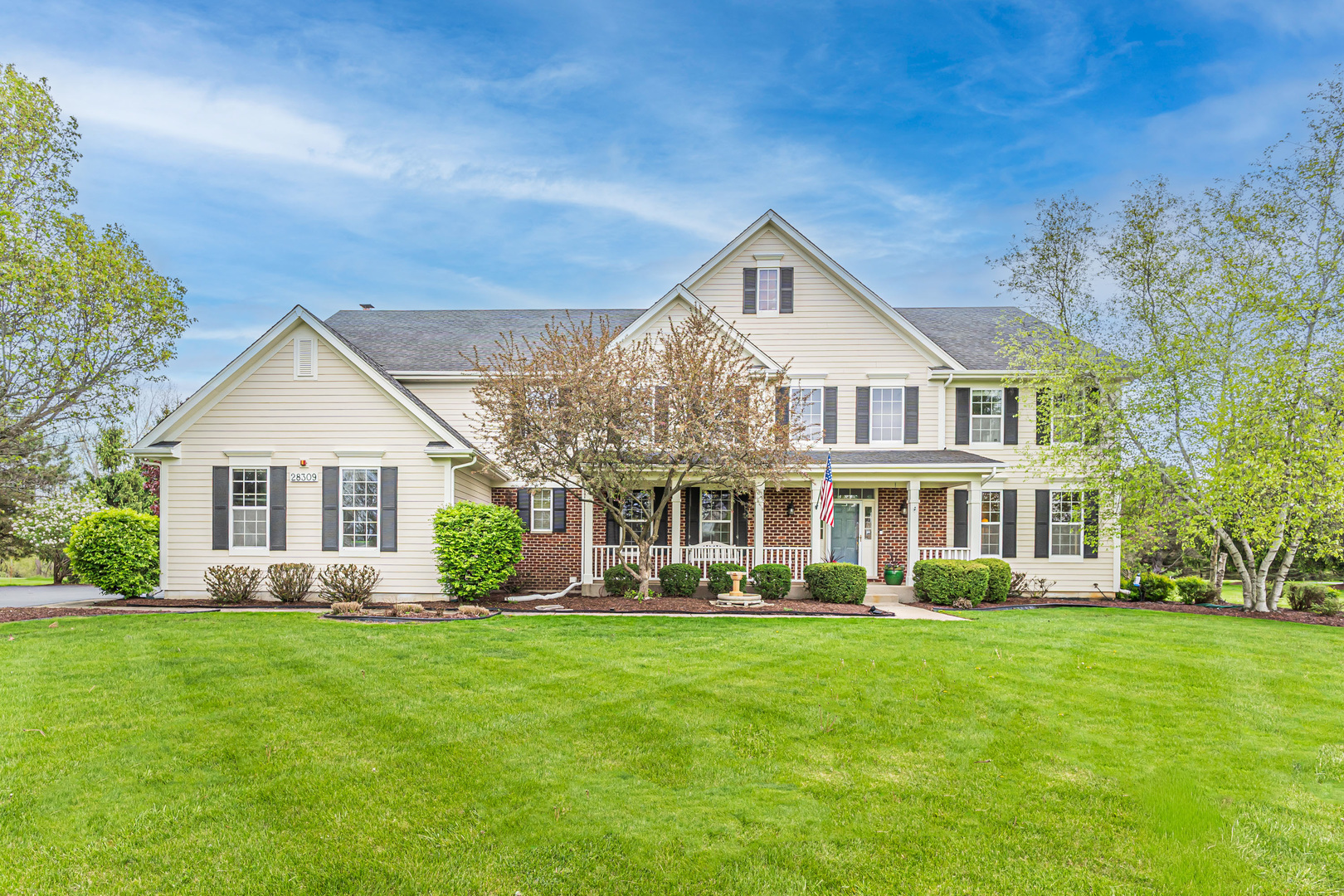 28309 W Savannah Trail, Lake Barrington, IL