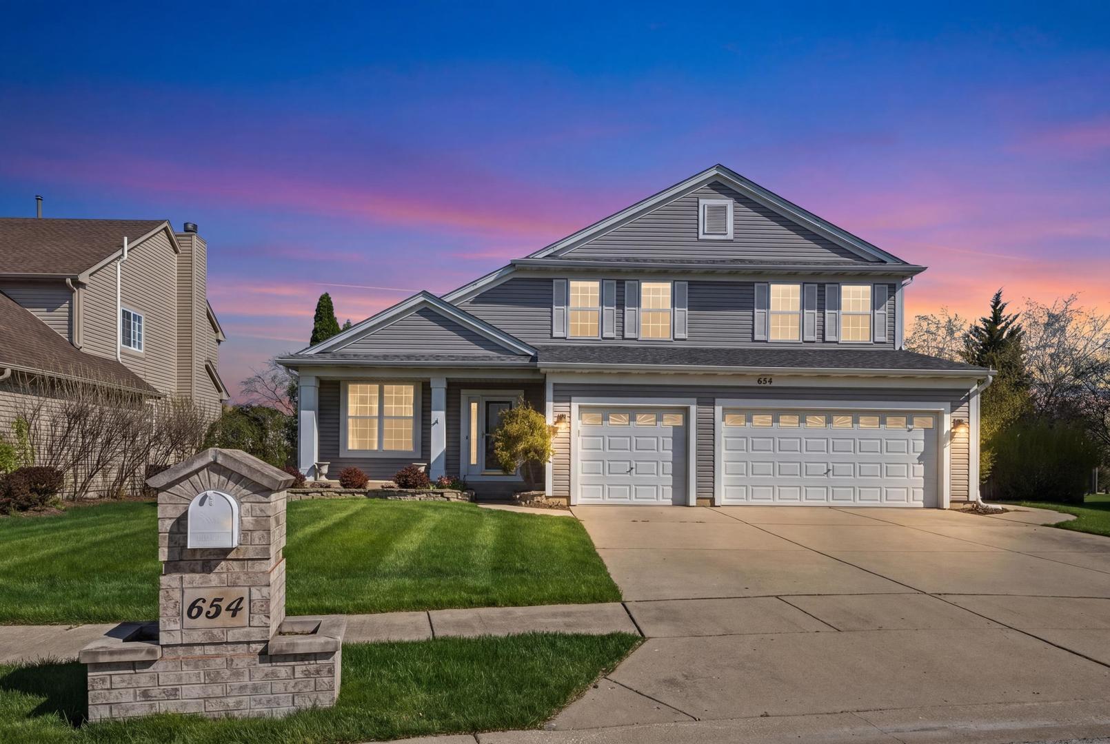 654 Easton Lane, Elk Grove Village, IL