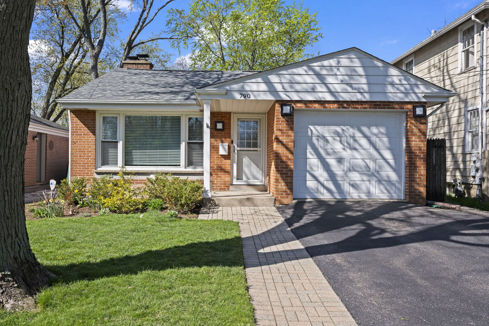 790 Pleasant Avenue, Highland Park, IL