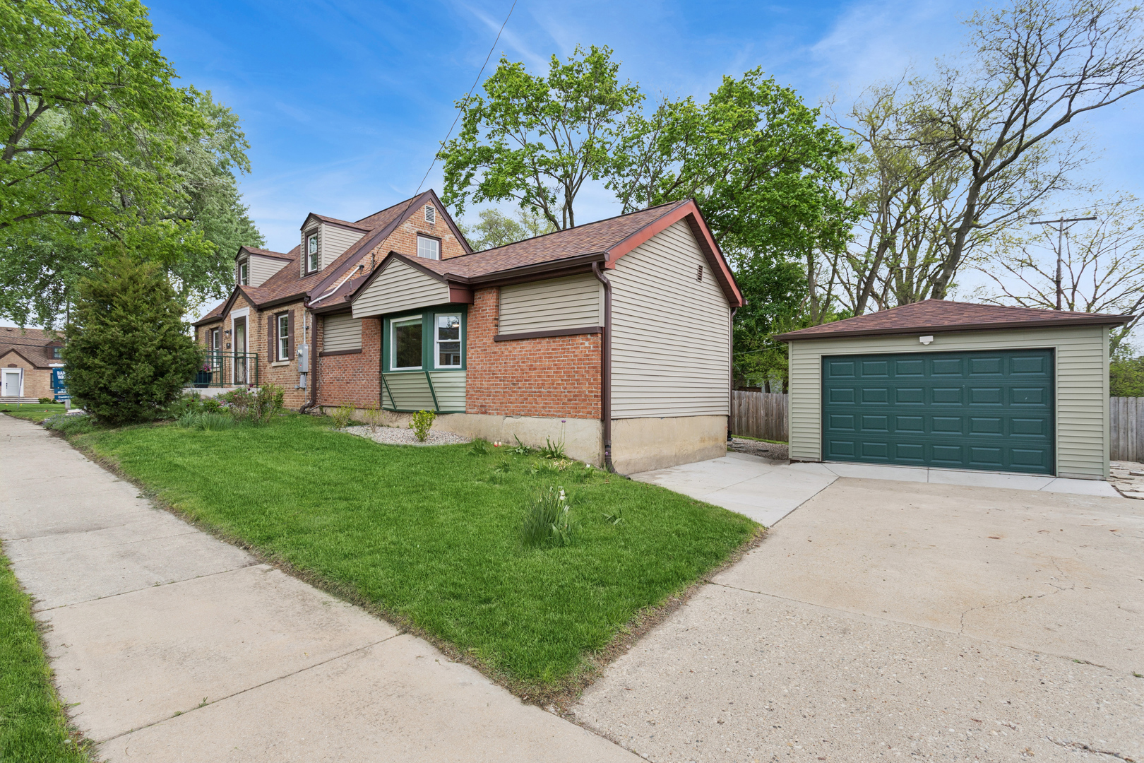 1118 Manchester Road, Wheaton, IL