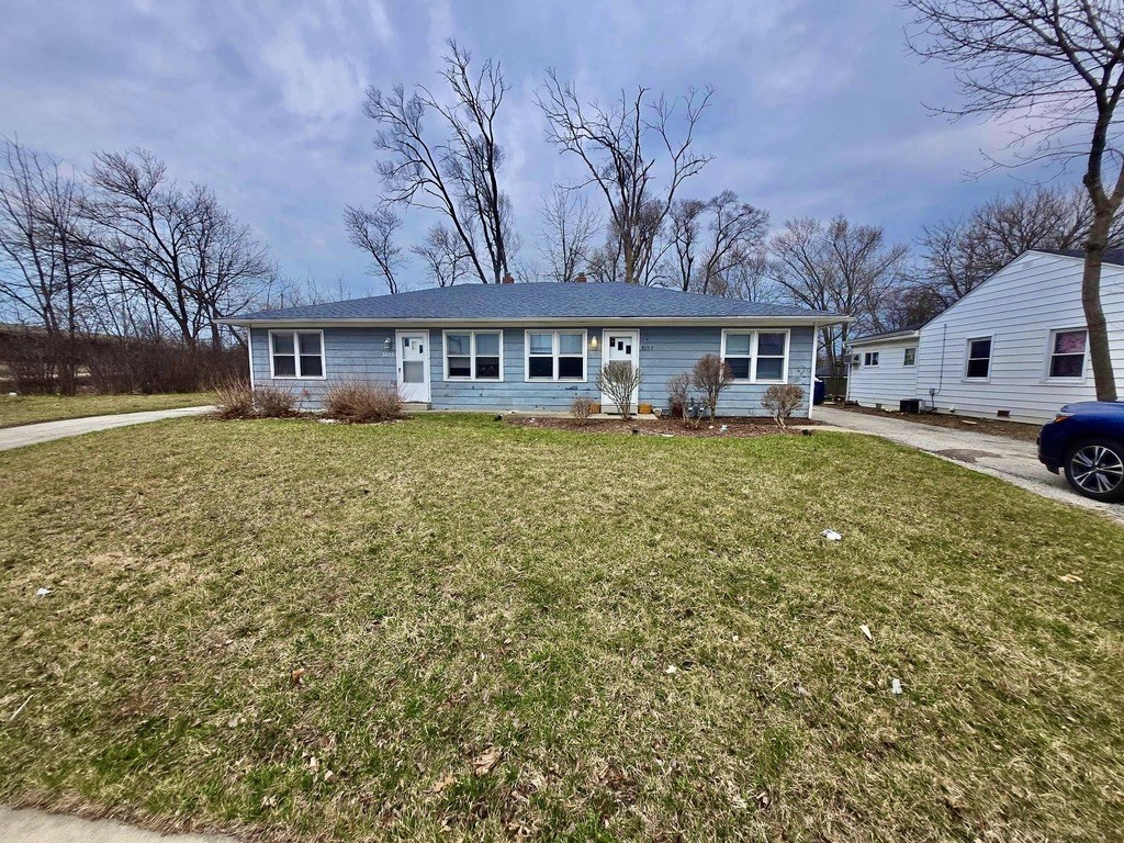 3855 Grand Avenue, Gurnee, IL