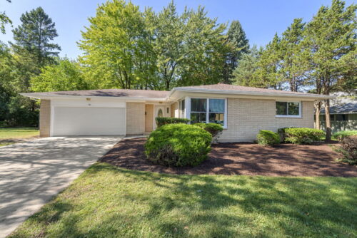 92 N AIRLITE Street, Elgin, IL
