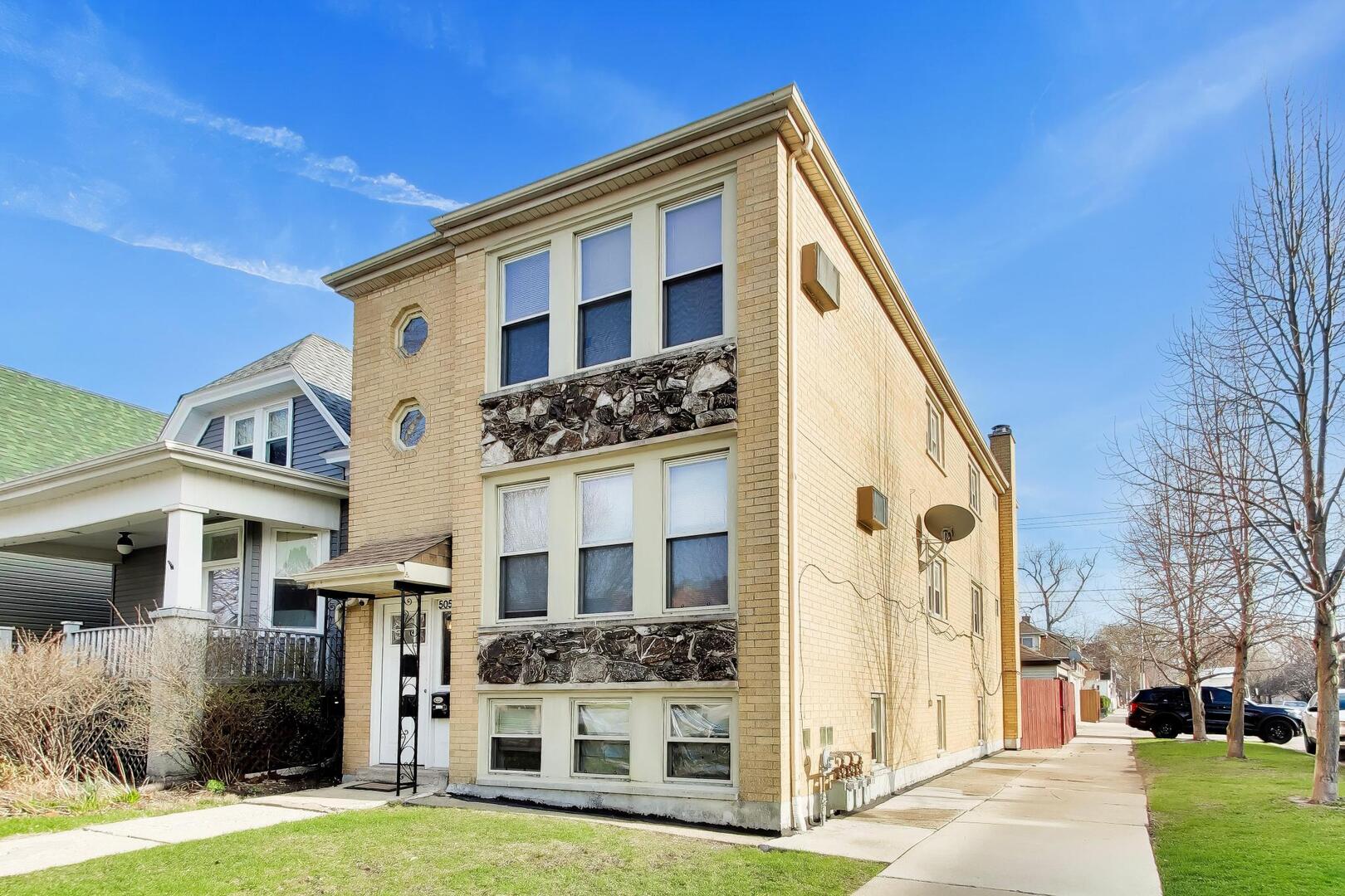 5057 W Dakin Street #G, Chicago, IL