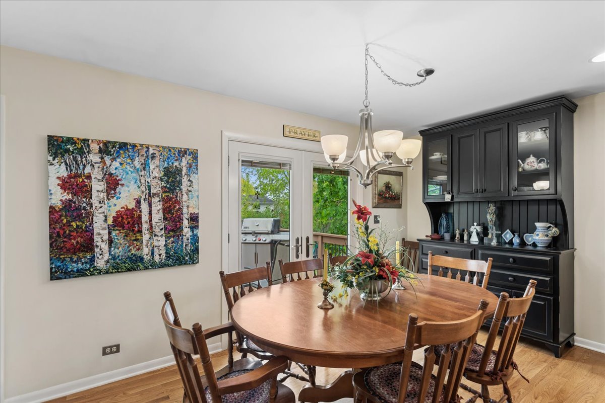 122 Mulberry Road, Deerfield, IL