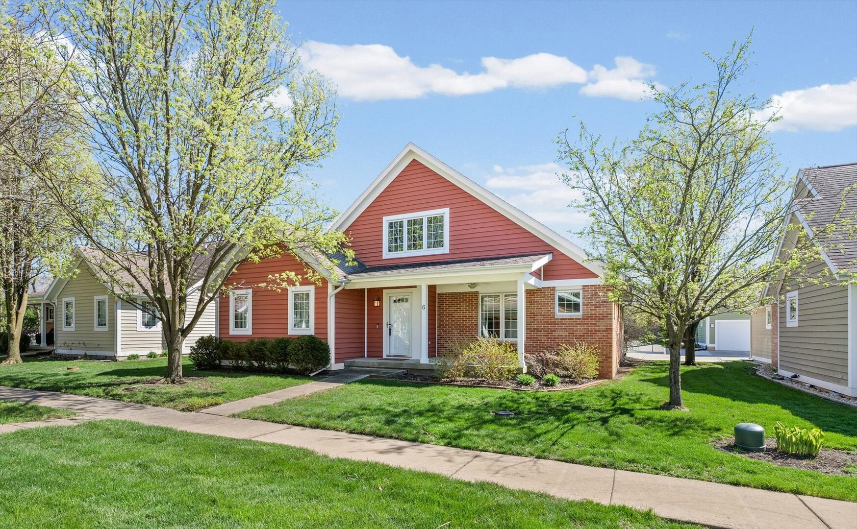 6 HEDGEROW Court #6, Monticello, IL