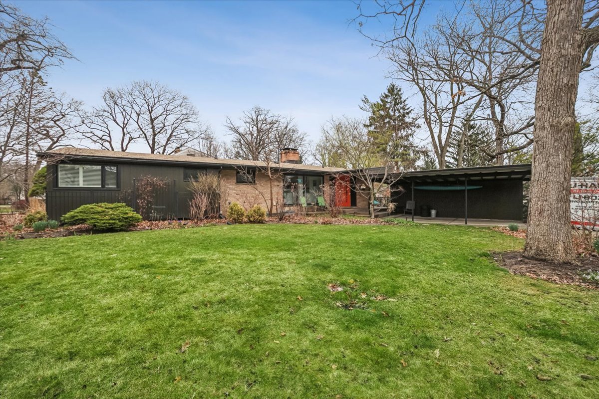 214 Hancock Avenue, Lake Bluff, IL