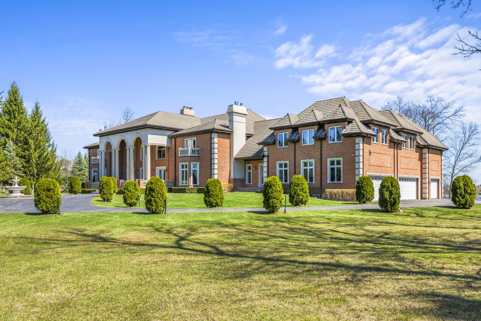 27147 N Chevy Chase Road, Mundelein, IL