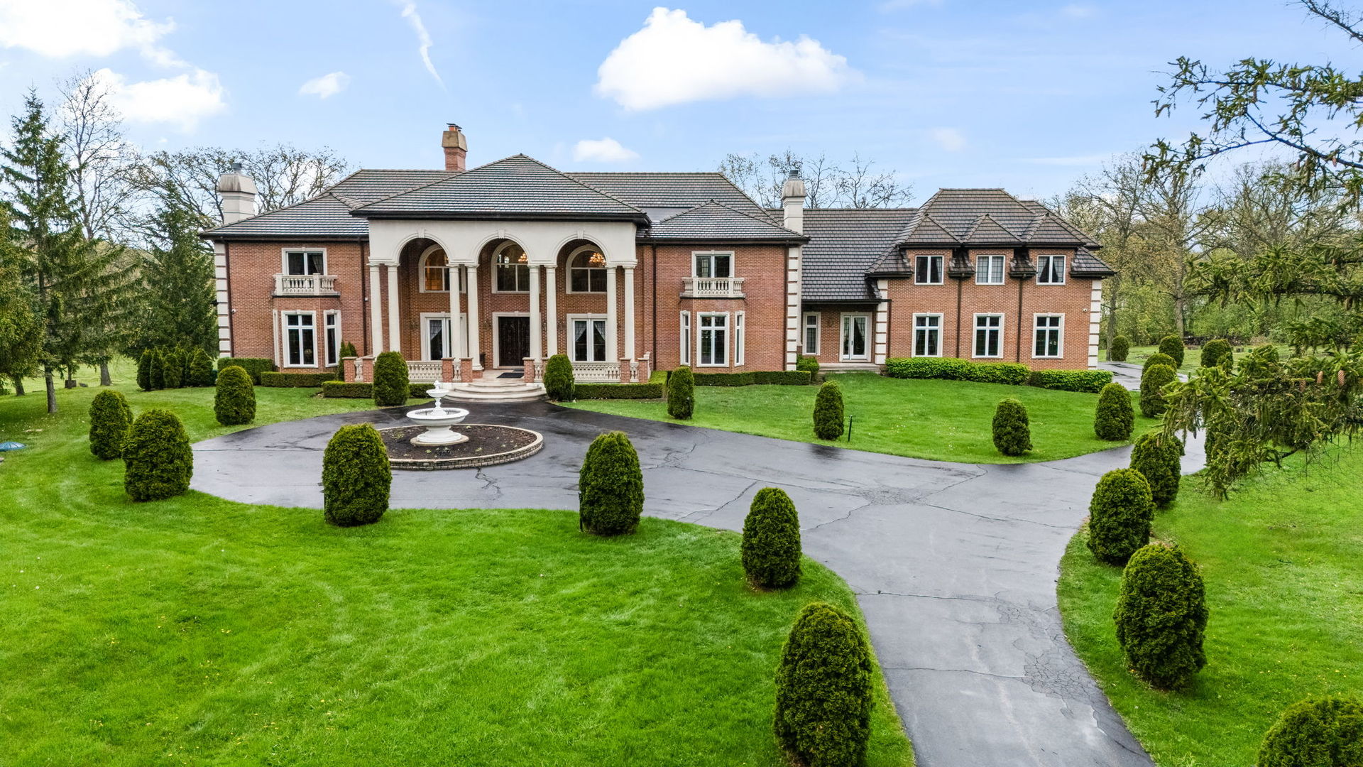 27147 N Chevy Chase Road, Mundelein, IL
