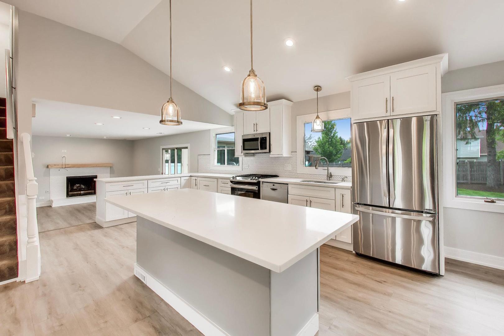 1101 Oakwood Drive, Westmont, IL