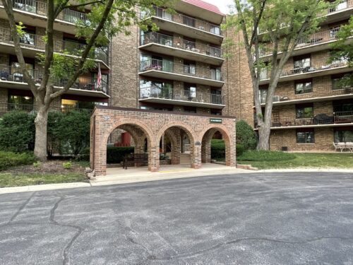 35 S Baybrook Drive #610, Palatine, IL