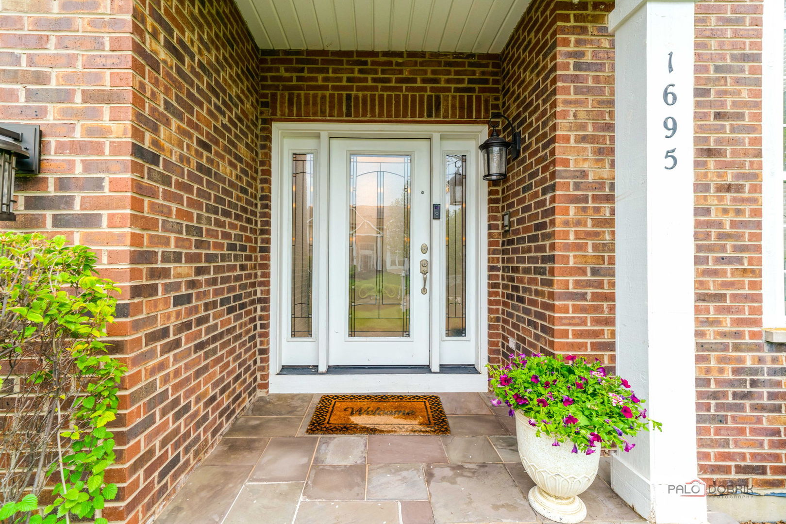 1695 Natures Way, Lindenhurst, IL