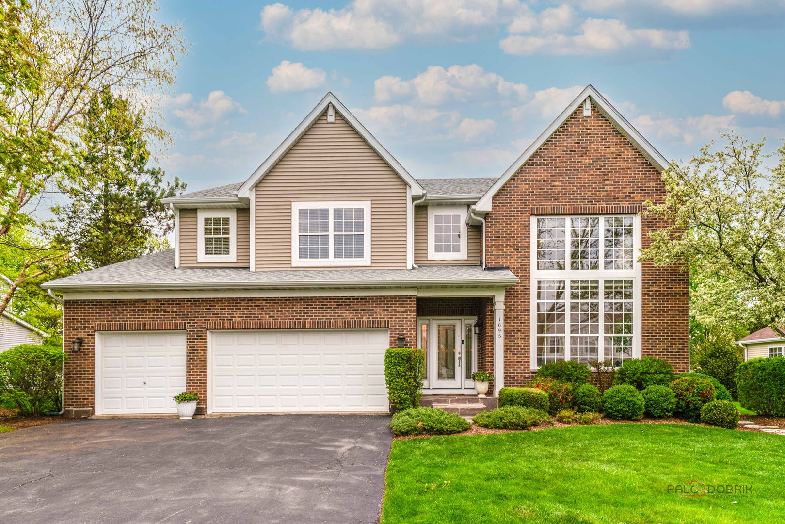1695 Natures Way, Lindenhurst, IL