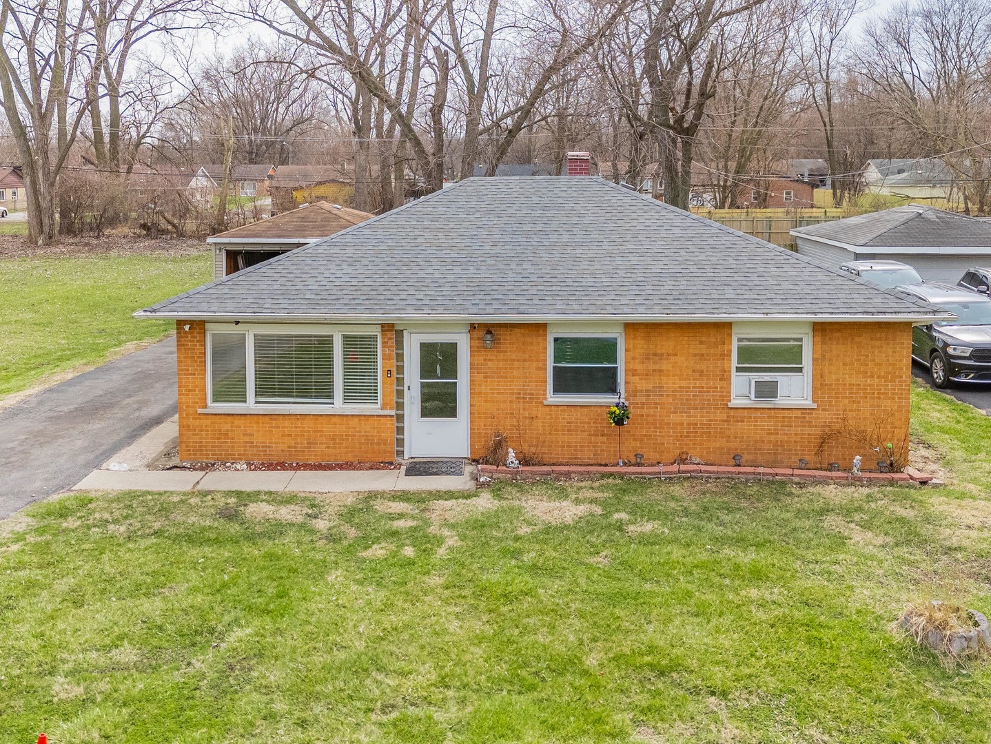 15316 Parkside Drive, Markham, IL