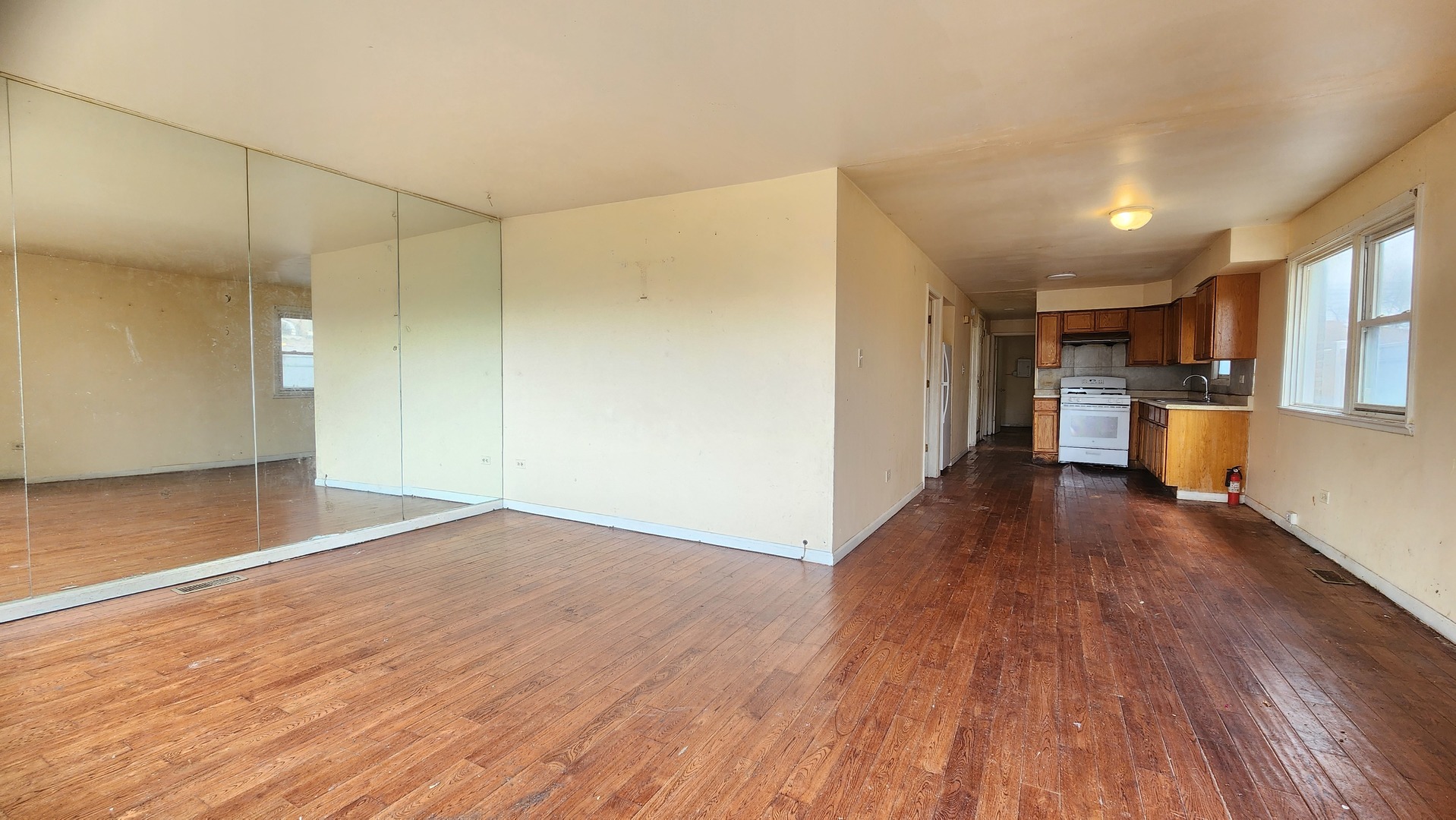 9061 S PARNELL Avenue, Chicago, IL