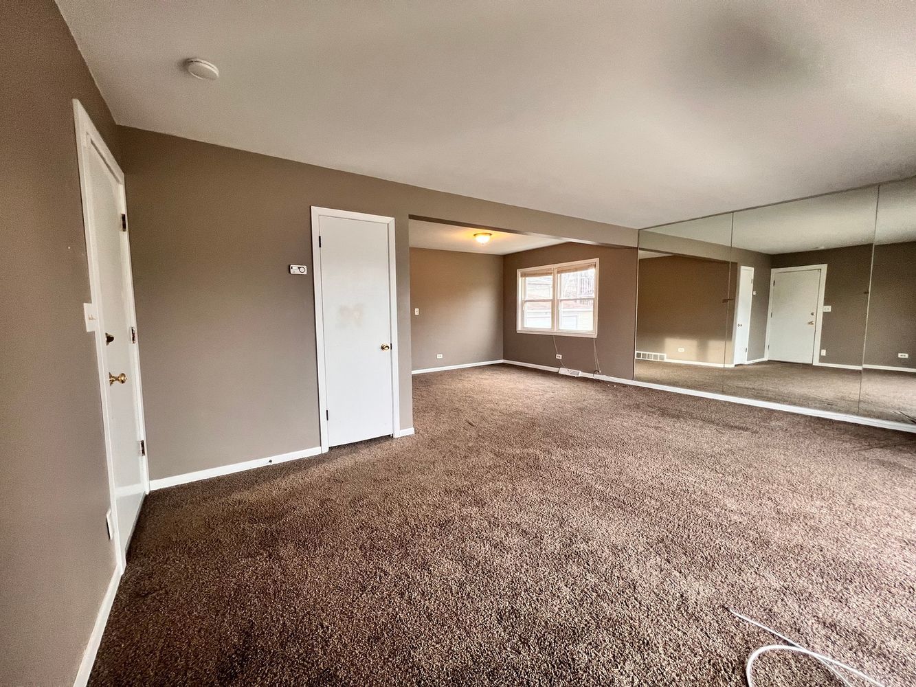 16W611 56th Street #1, Clarendon Hills, IL