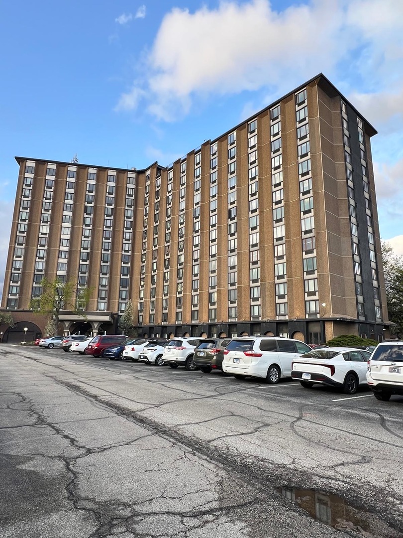 1 RENAISSANCE Place #912, Palatine, IL