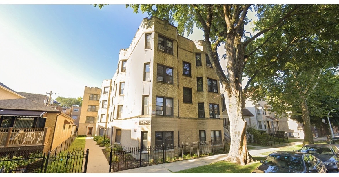 1911 W Larchmont Avenue #3A, Chicago, IL