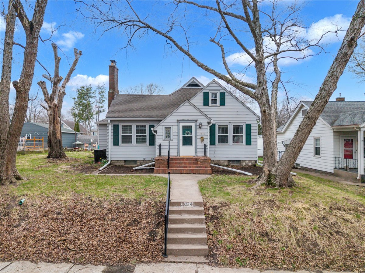 2824 Tremont Avenue, Davenport, IA