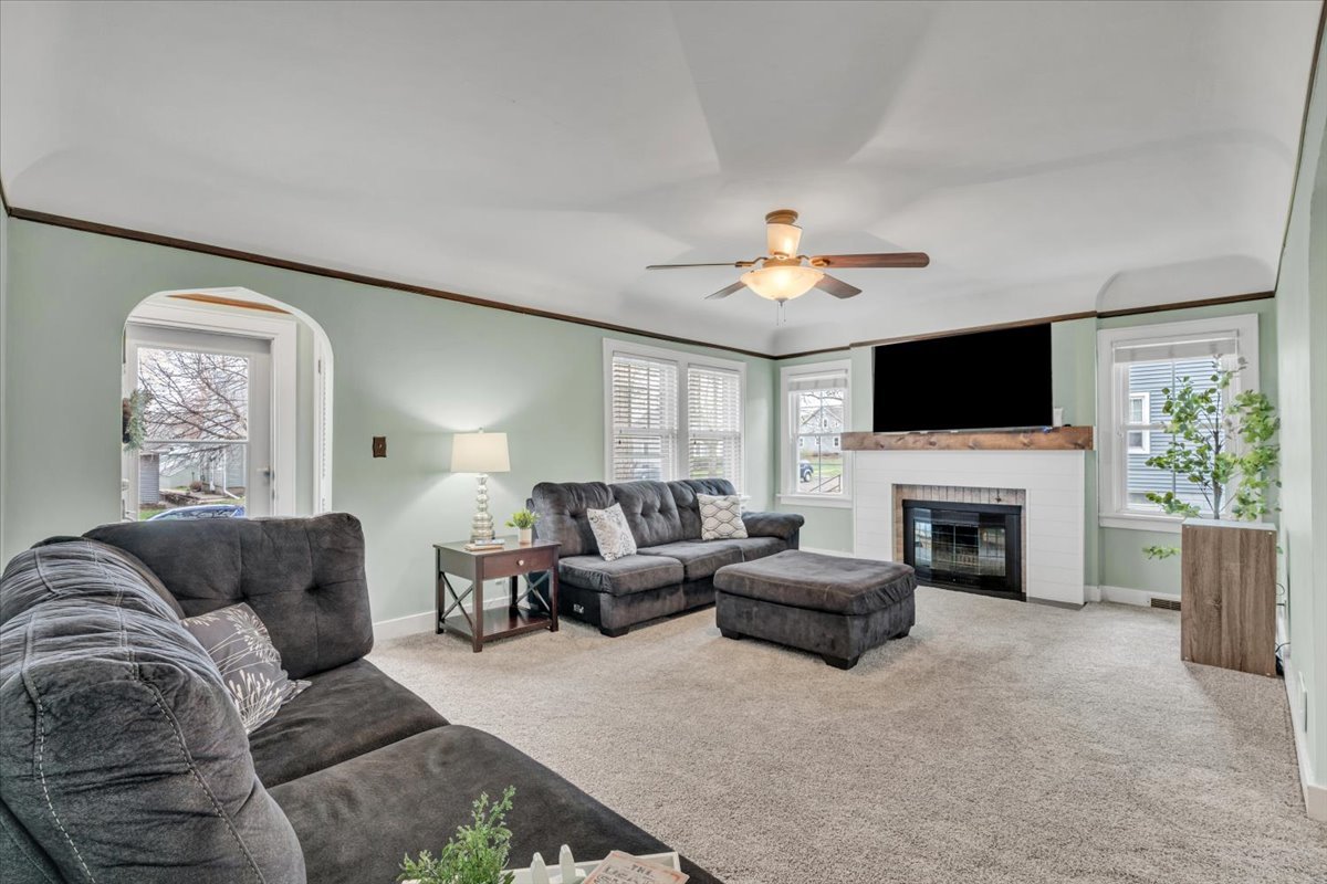 2824 Tremont Avenue, Davenport, IA