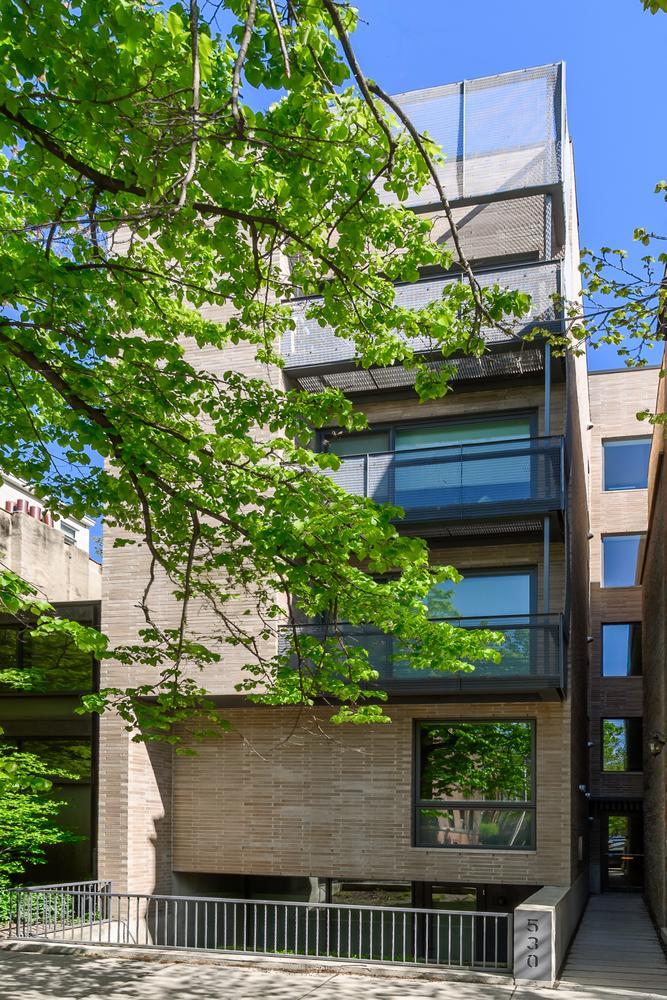 530 W Dickens Avenue #401, Chicago, IL