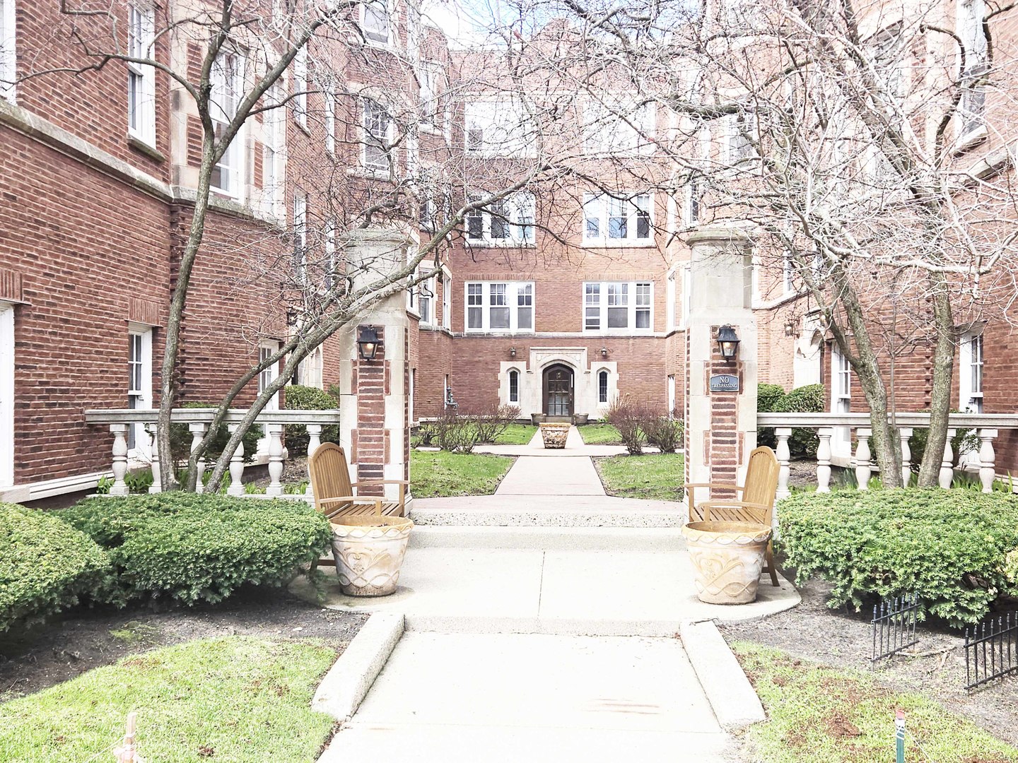 736 Hinman Avenue #2E, Evanston, IL