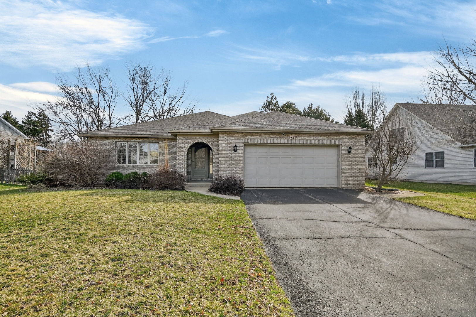420 Windsor Drive, Oswego, IL