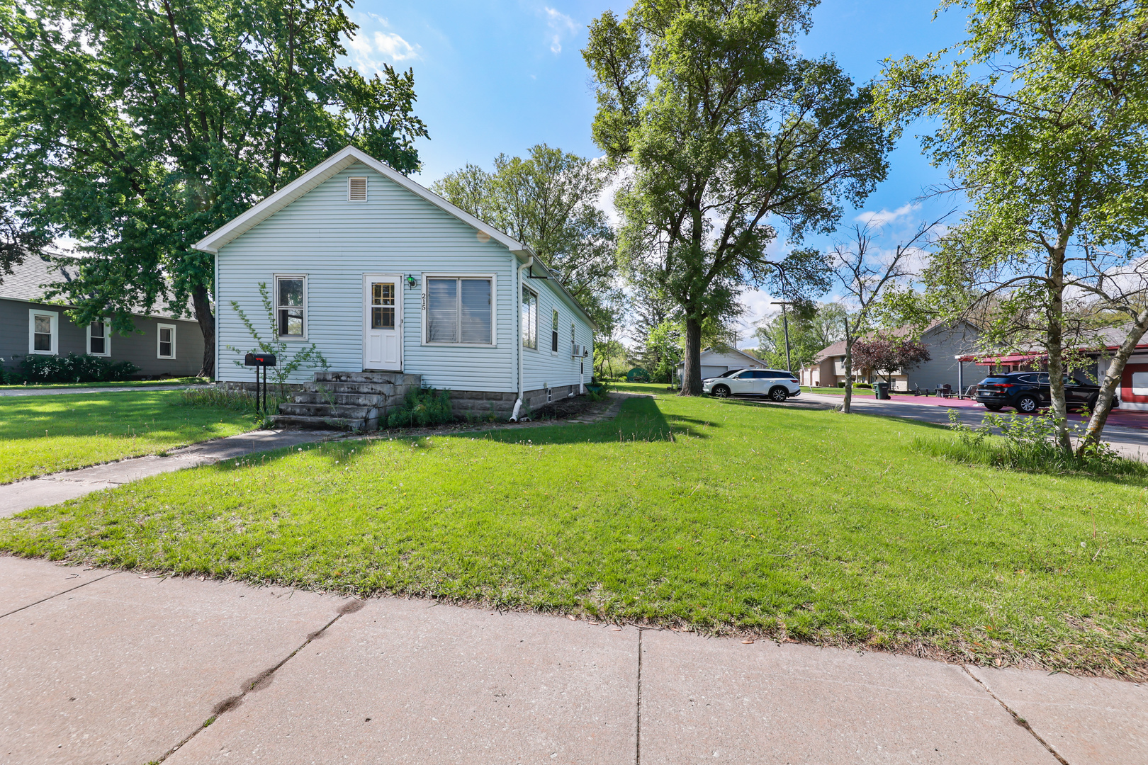 215 W Division Street, Coal City, IL
