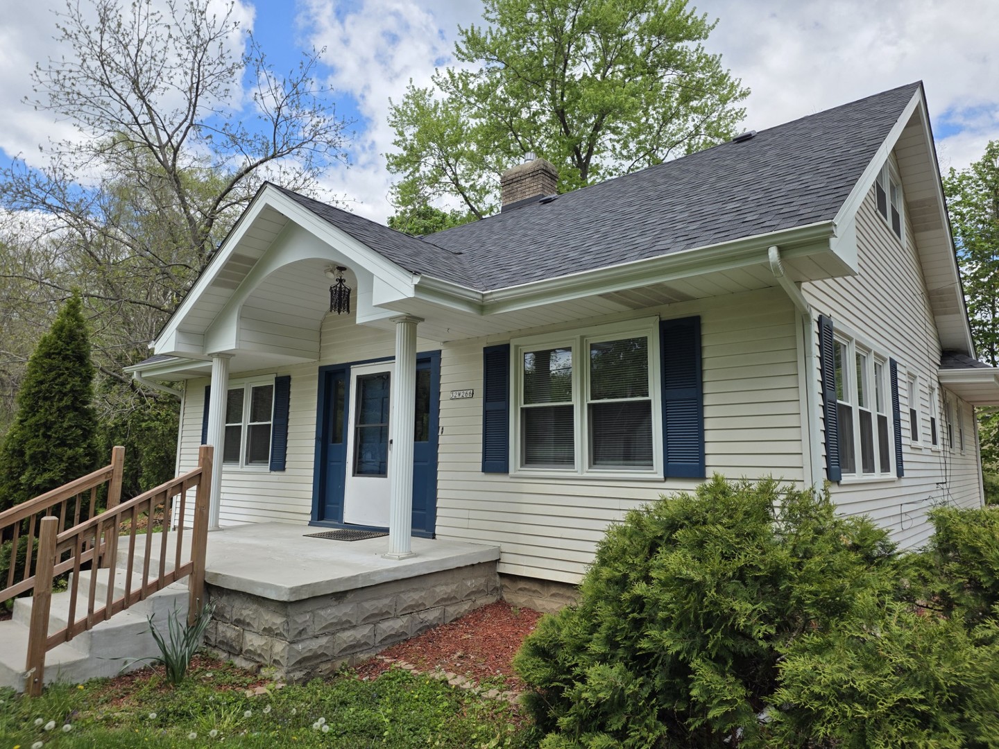 32W266 Glos Street, Wayne, IL