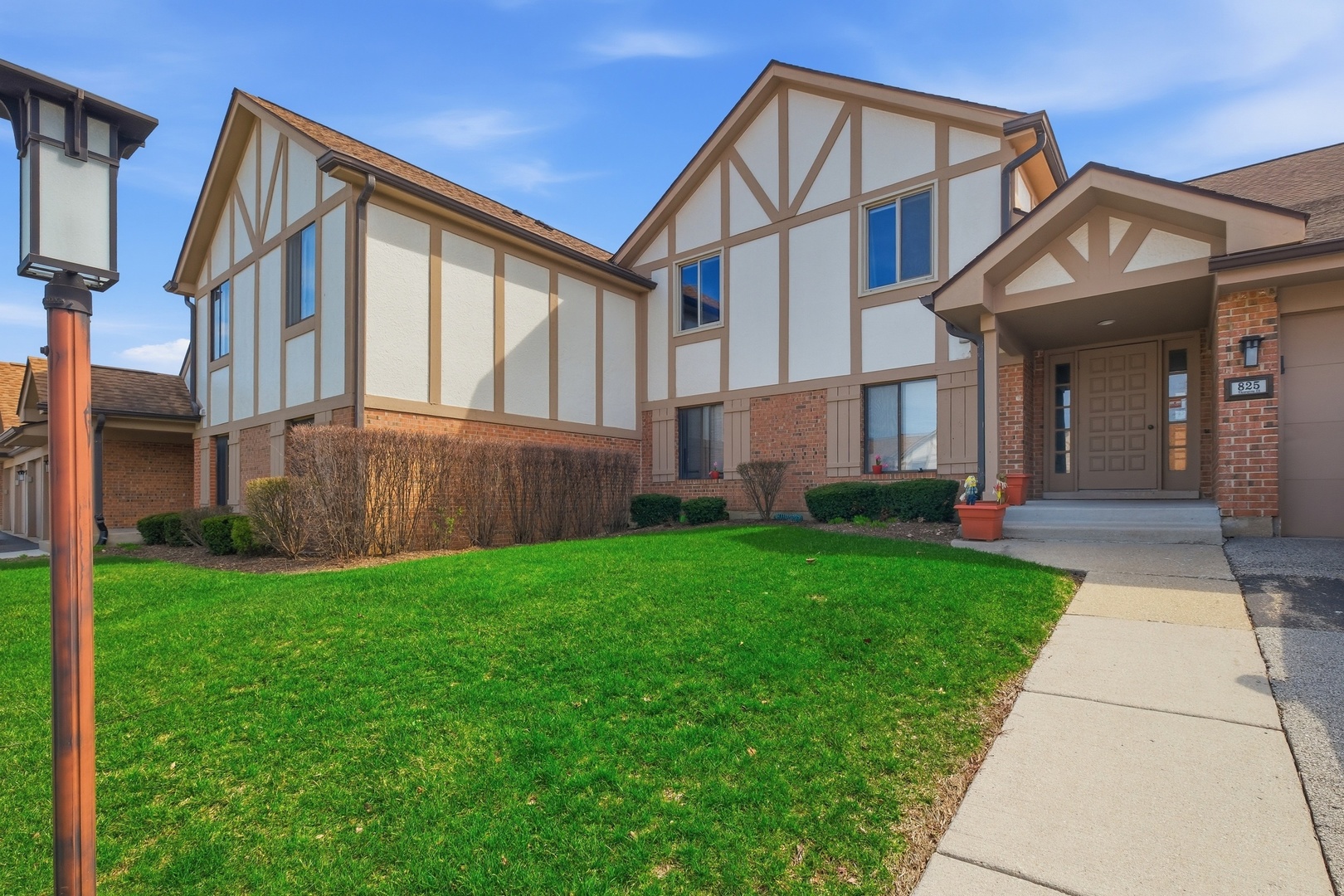 825 Thornton Court #2A, Schaumburg, IL