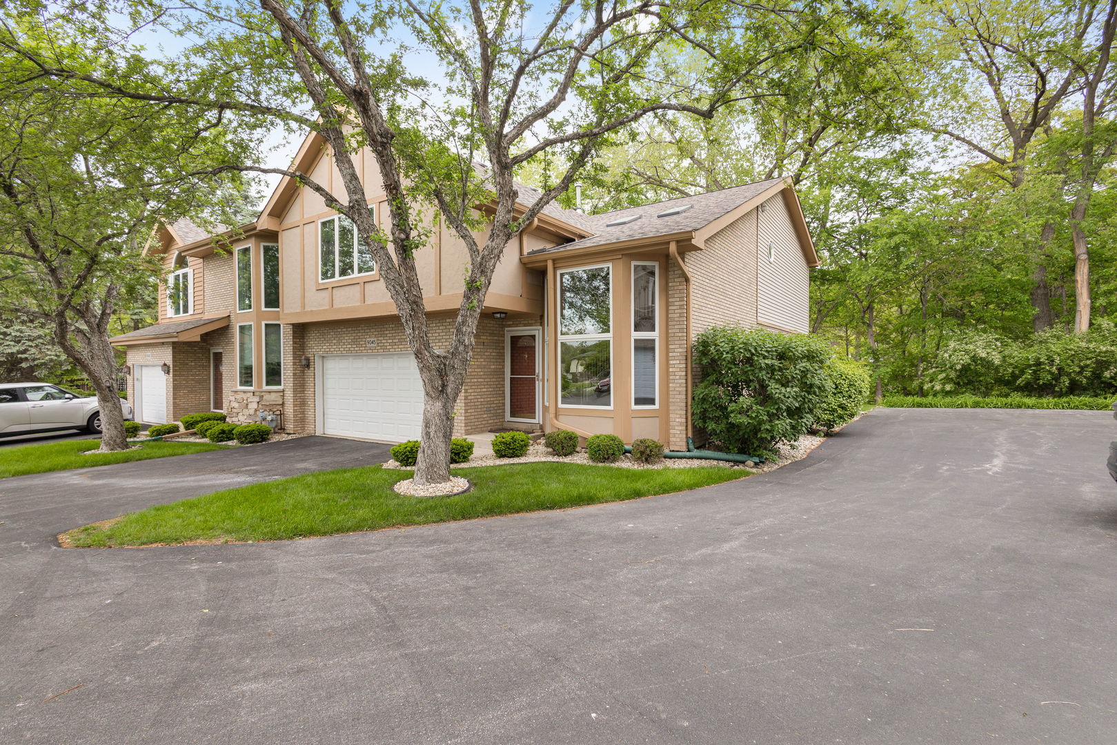 9045 ARCHER Avenue, Willow Springs, IL
