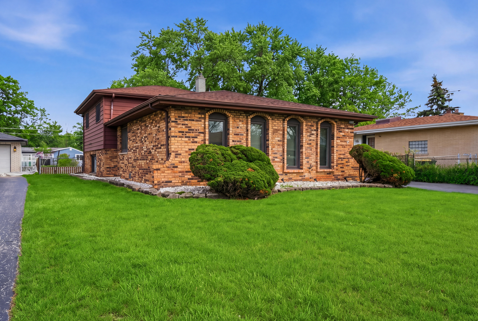 17243 Bernadine Street, Lansing, IL