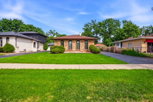17243 Bernadine Street, Lansing, IL