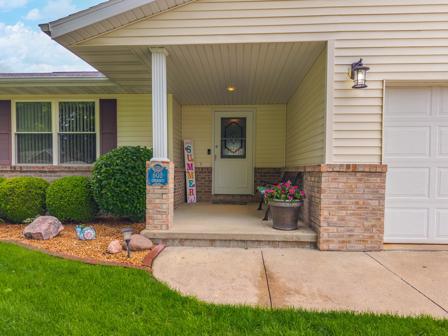 608 N Cherokee Lane, Pontiac, IL
