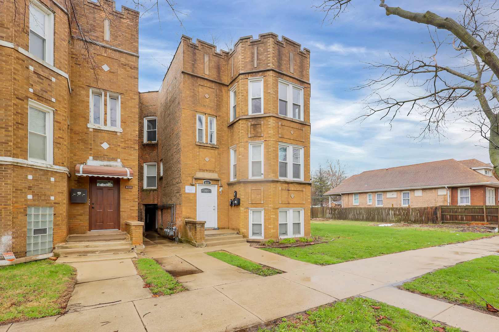8039 S Marquette Avenue, Chicago, IL