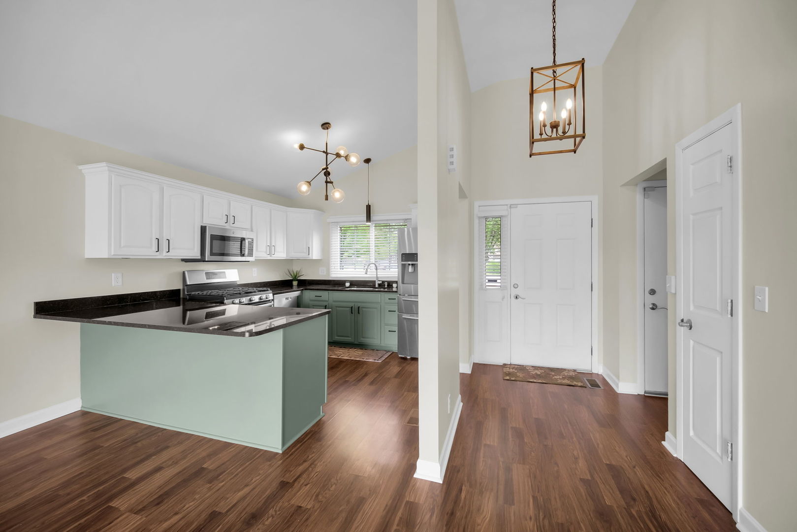 115 ABBEYWOOD Circle, Streamwood, IL