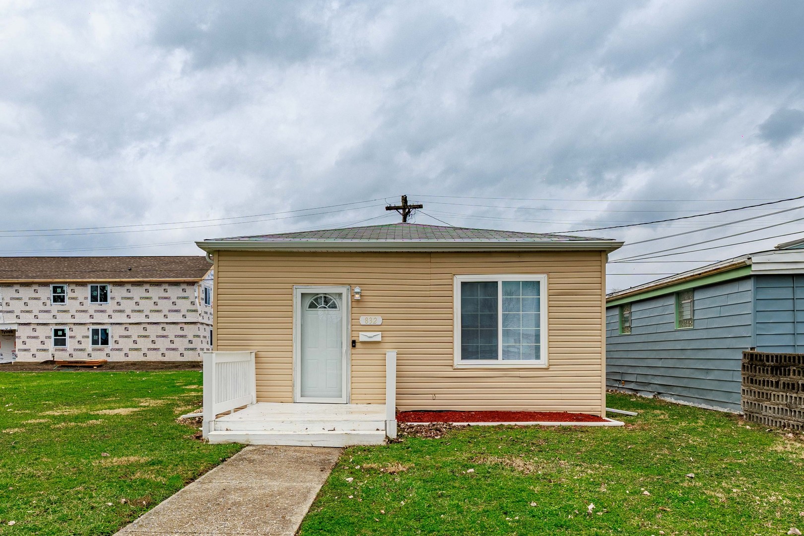 832 E 153 Street, Phoenix, IL