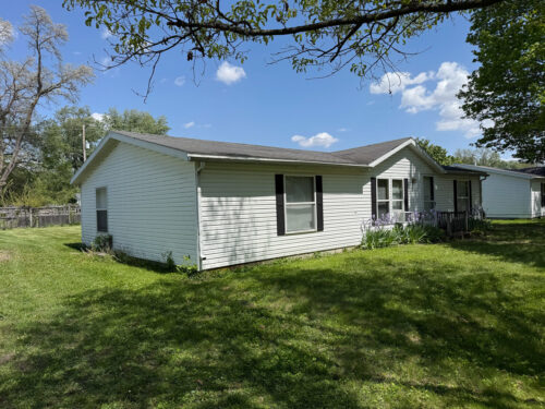 155 E Concord Street, Sheldon, IL