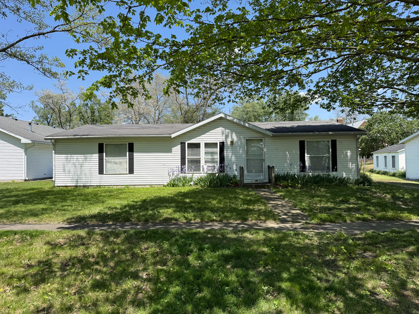 155 E Concord Street, Sheldon, IL