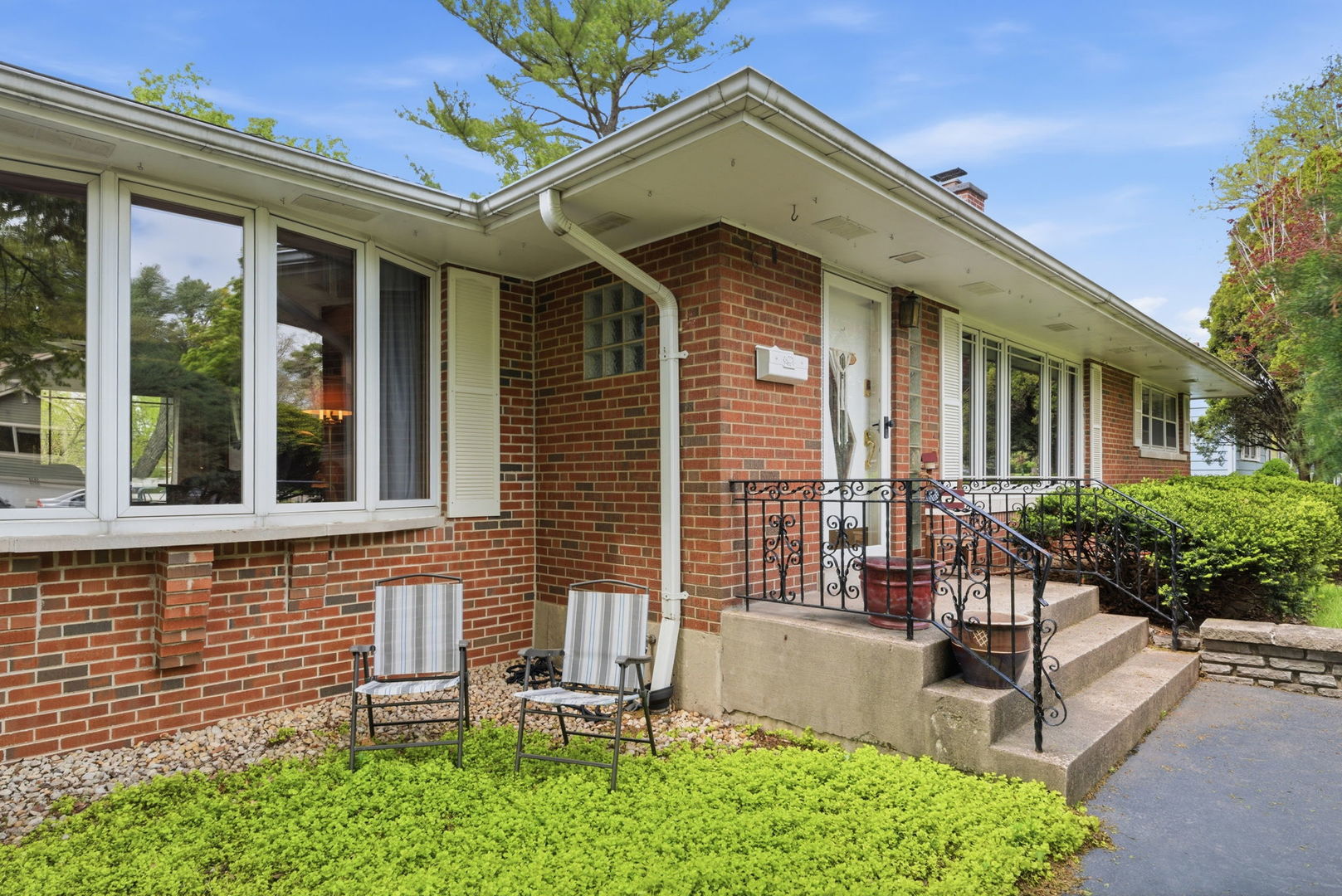 3934 Elm Street, Downers Grove, IL