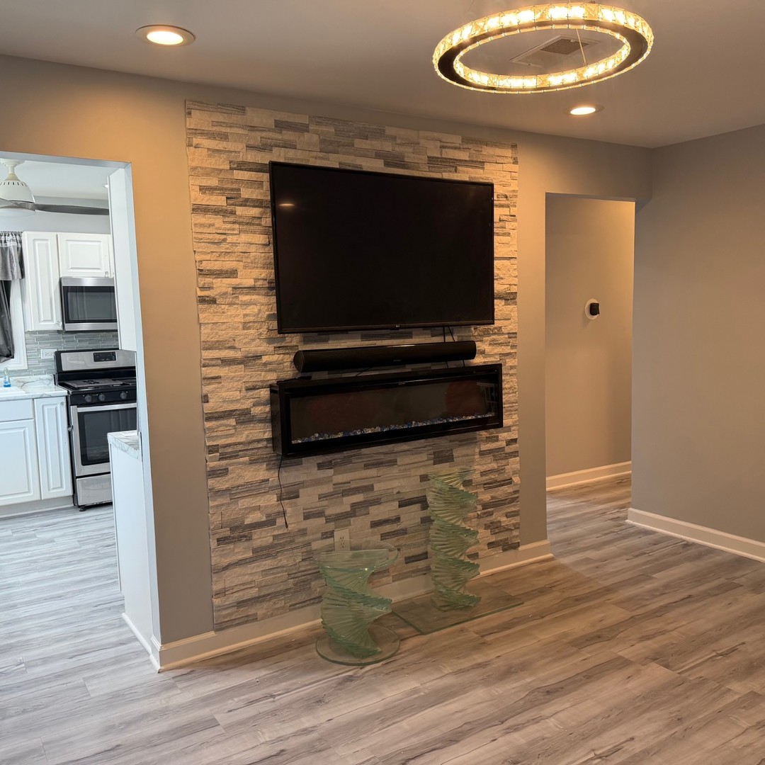 15541 6th Avenue, Phoenix, IL