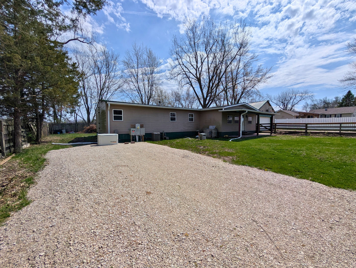 2434 E 2350th Road, Marseilles, IL