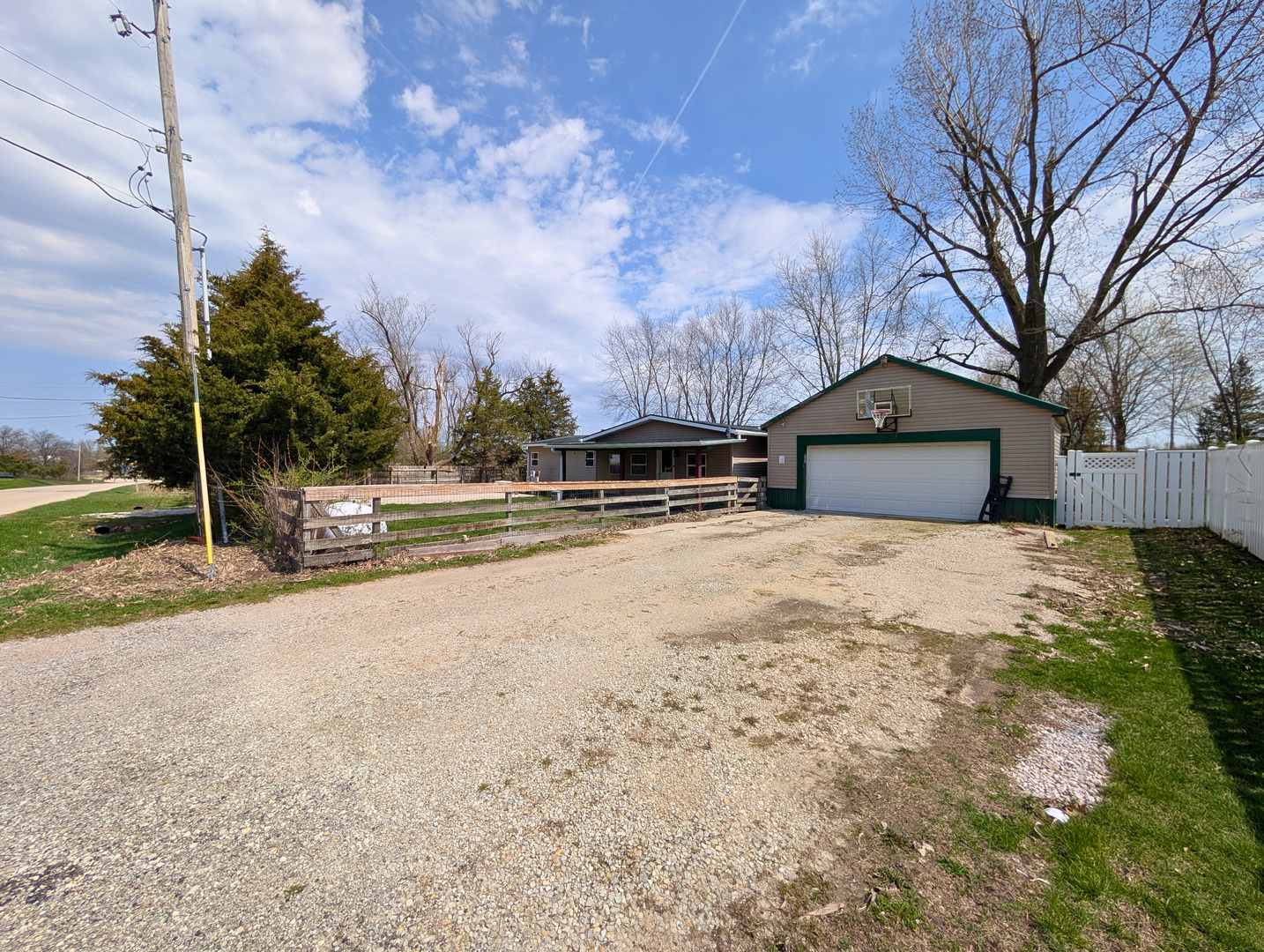2434 E 2350th Road, Marseilles, IL