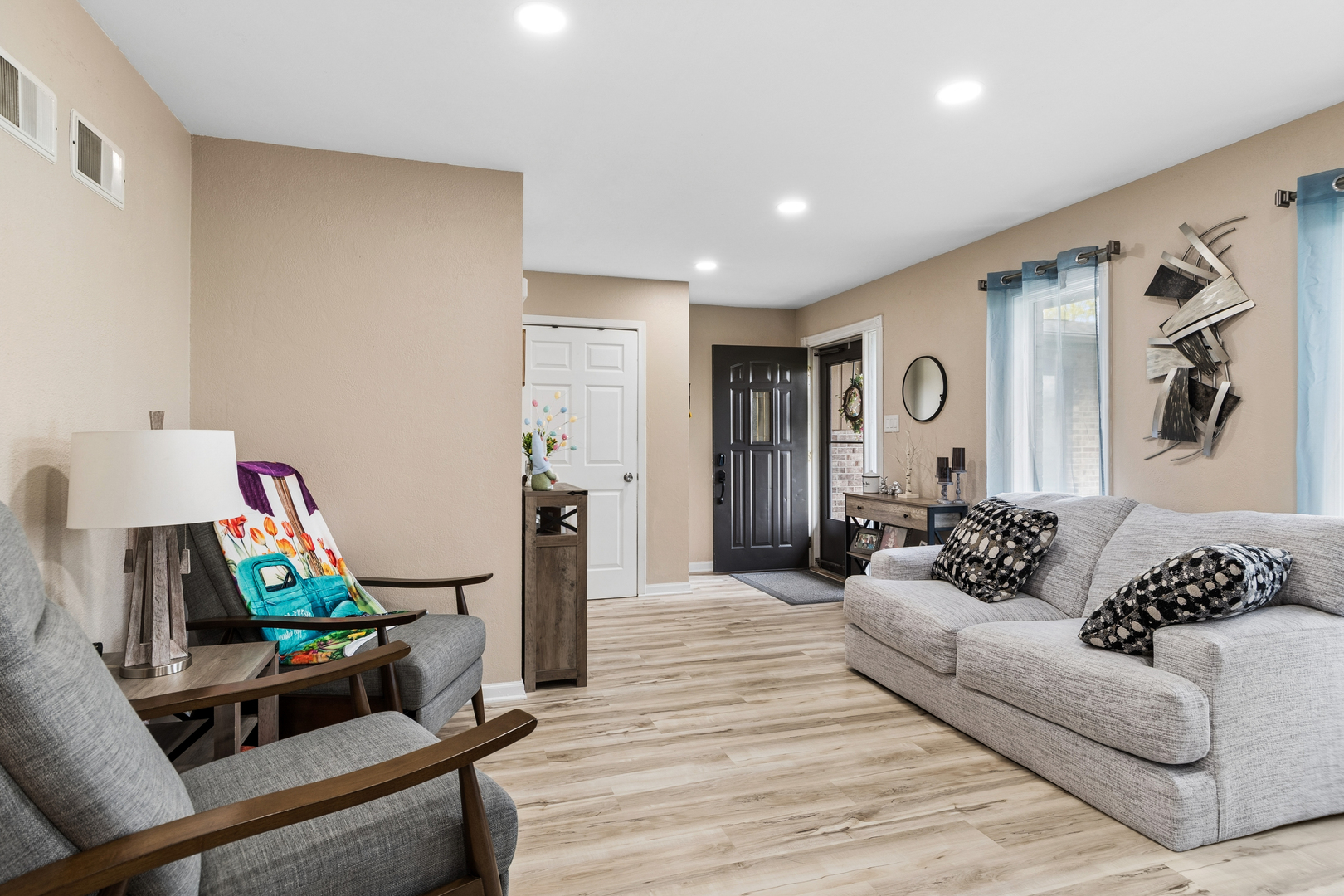 407 Greenfield Road, Shorewood, IL