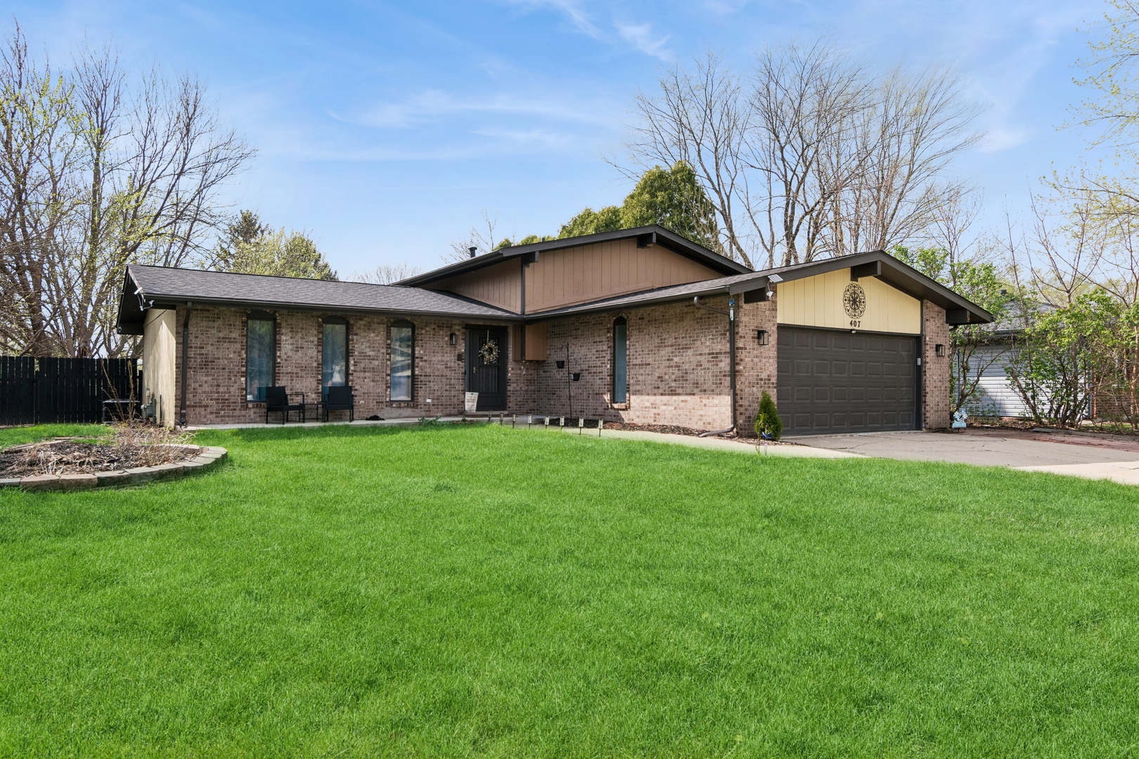 407 Greenfield Road, Shorewood, IL