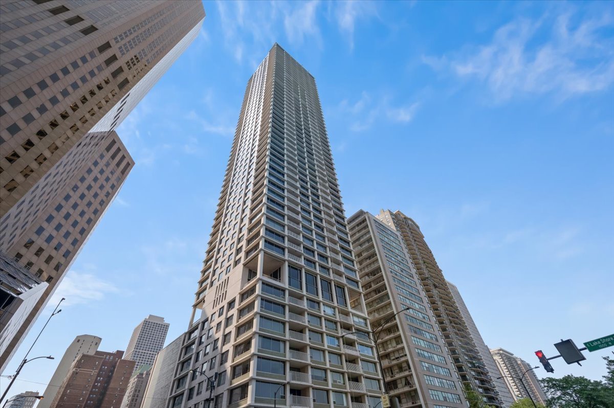 1000 N Lake Shore Plaza #12B, Chicago, IL