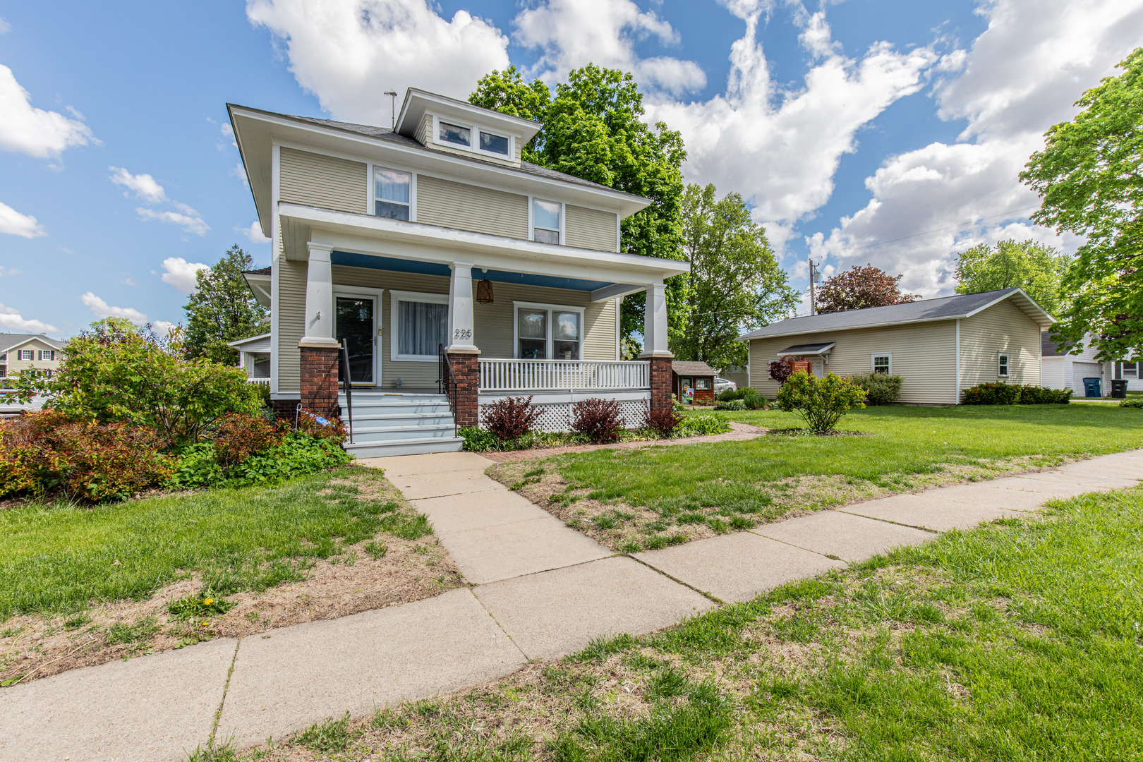 225 W Central Avenue, Princeton, IL