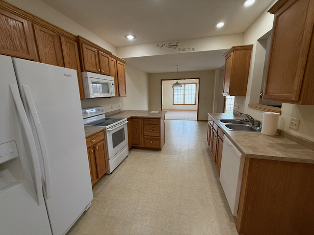 34 Madison Circle, Davenport, IA