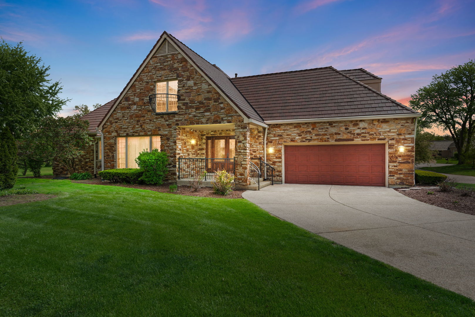 910 Red Fox Lane, Oak Brook, IL