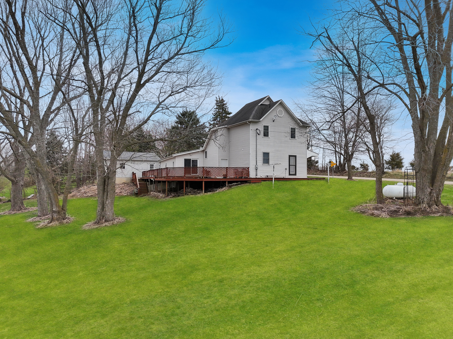 2472 W Red Oak Road, Freeport, IL