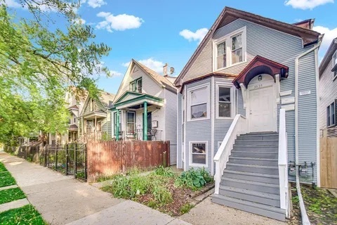 3325 W Berteau Avenue #1, Chicago, IL
